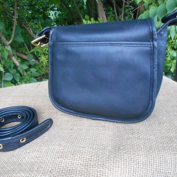 Vintage Coach Legacy Small Flap 9965, Dominican Republic, GUC in Black - Picture 2 of 8